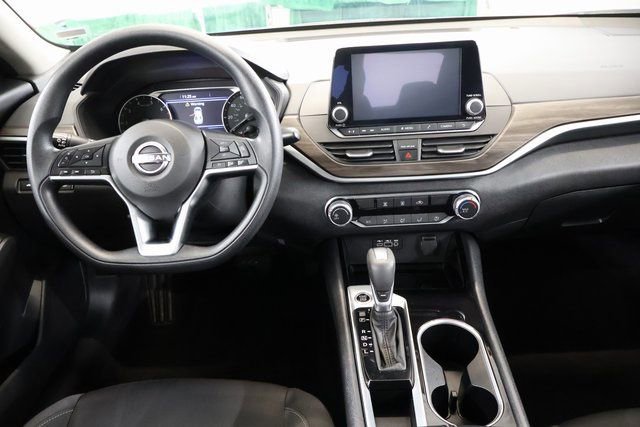 Used 2024 Nissan Altima 2.5 SV image 13