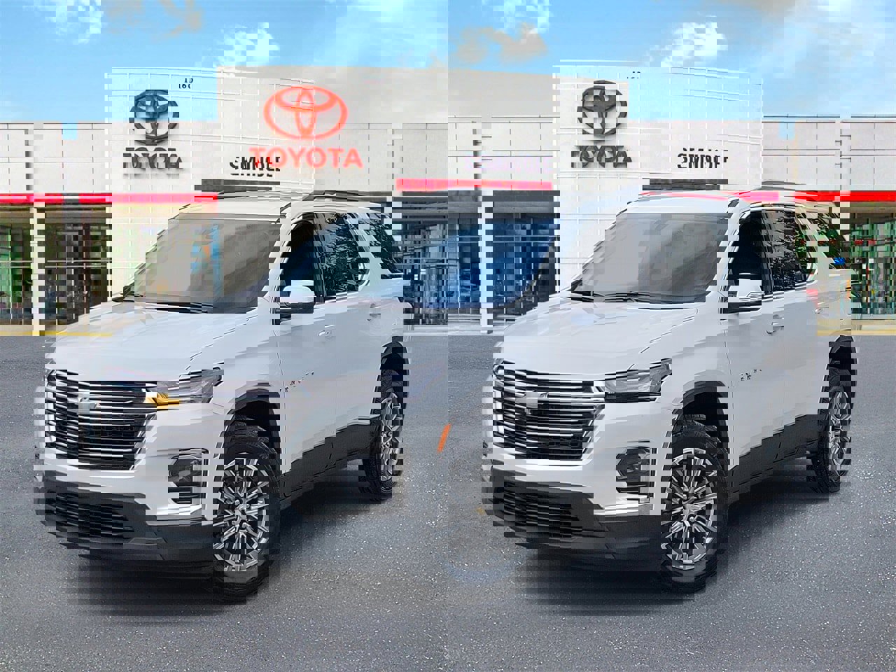 Used 2023 Chevrolet Traverse LT