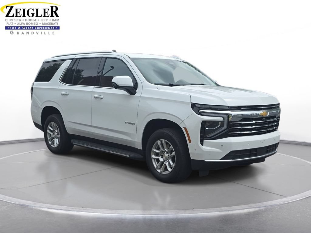 Used 2025 Chevrolet Tahoe LT AWD/4WD image 3