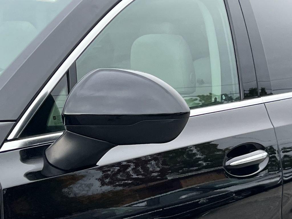 Used 2022 Buick Envision Essence w/ Safety Package image 8