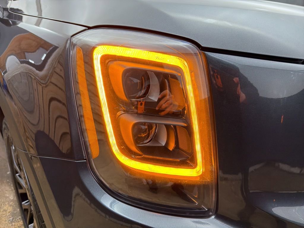 Used 2021 Kia Telluride SX w/ SX Prestige Package image 40