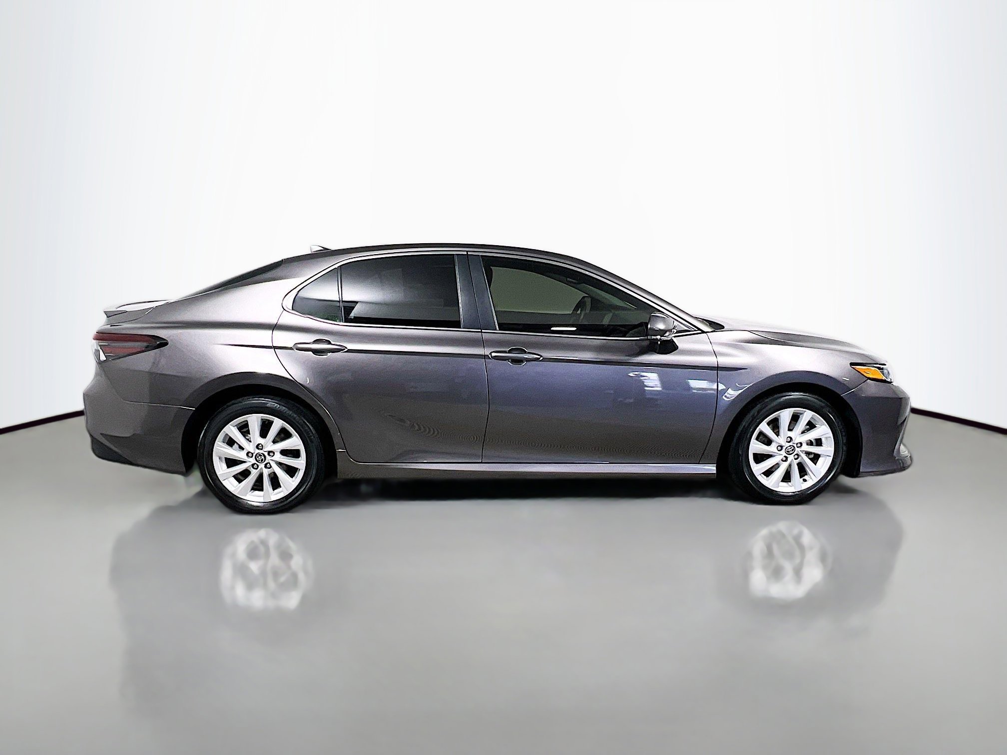 Used 2024 Toyota Camry LE w/ Convenience Package FWD image 3