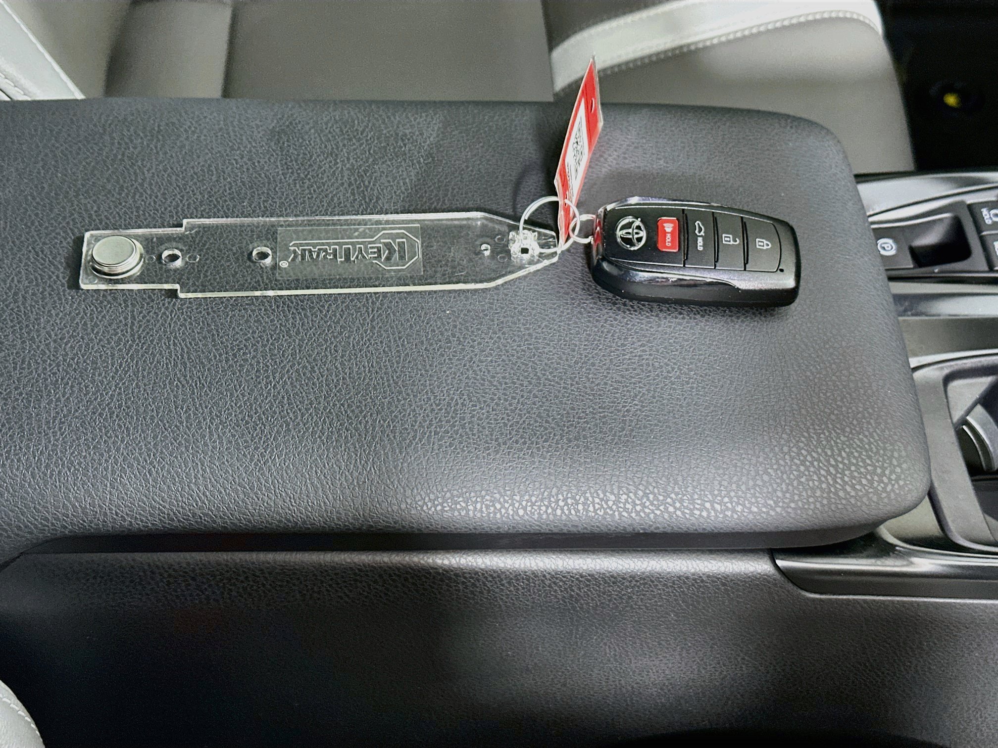Used 2025 Toyota Camry SE FWD image 33