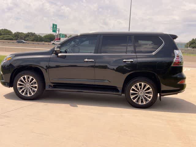 Used 2022 Lexus GX 460 Luxury w/ Off Road Package AWD/4WD image 4