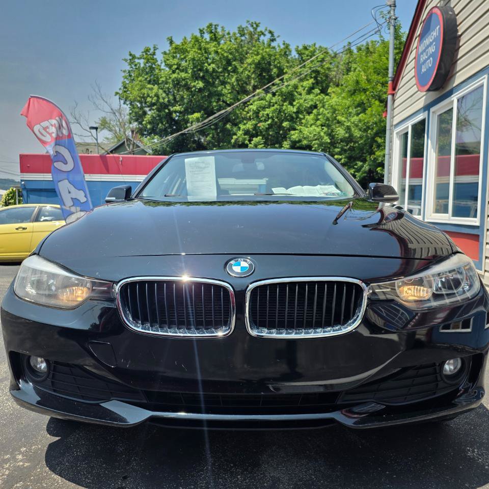 Used 2014 BMW 320i xDrive Sedan AWD/4WD image 5