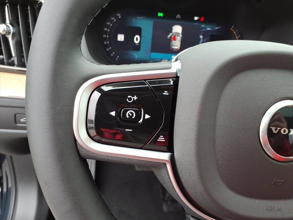 Certified 2026 Volvo XC60 B5 Plus w/ Climate Package AWD/4WD image 15