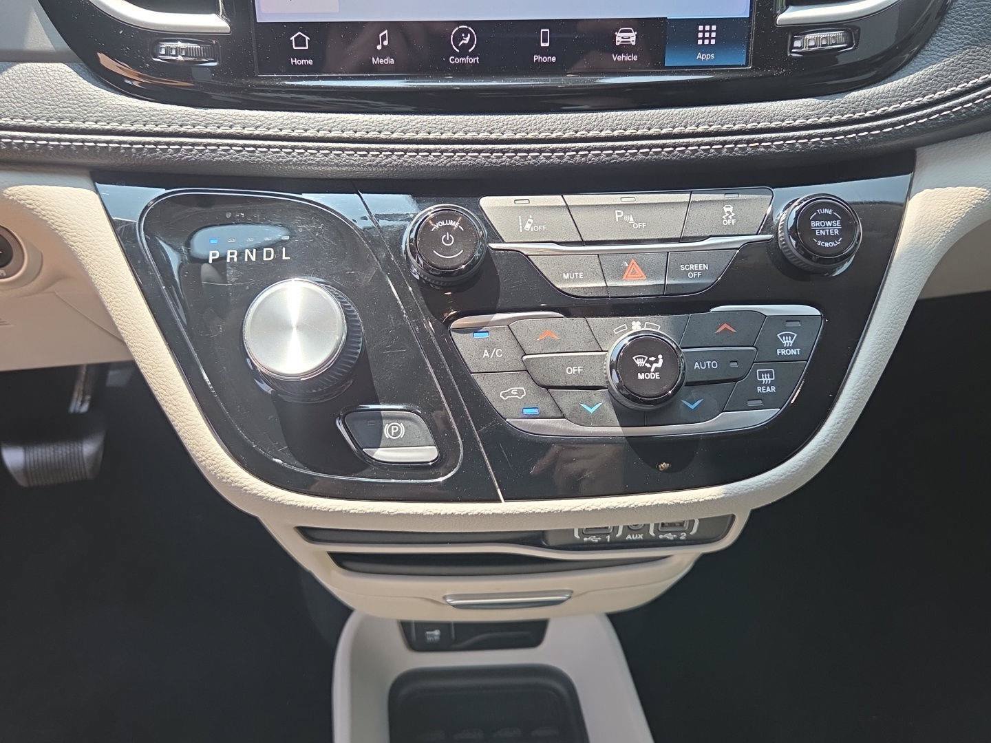 Used 2023 Chrysler Pacifica Touring-L FWD image 22