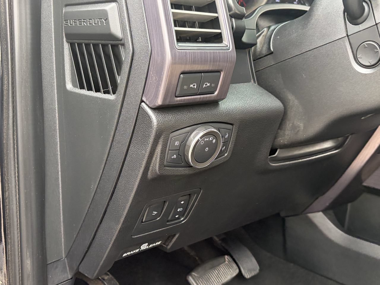 Used 2020 Ford F350 Limited AWD/4WD image 25