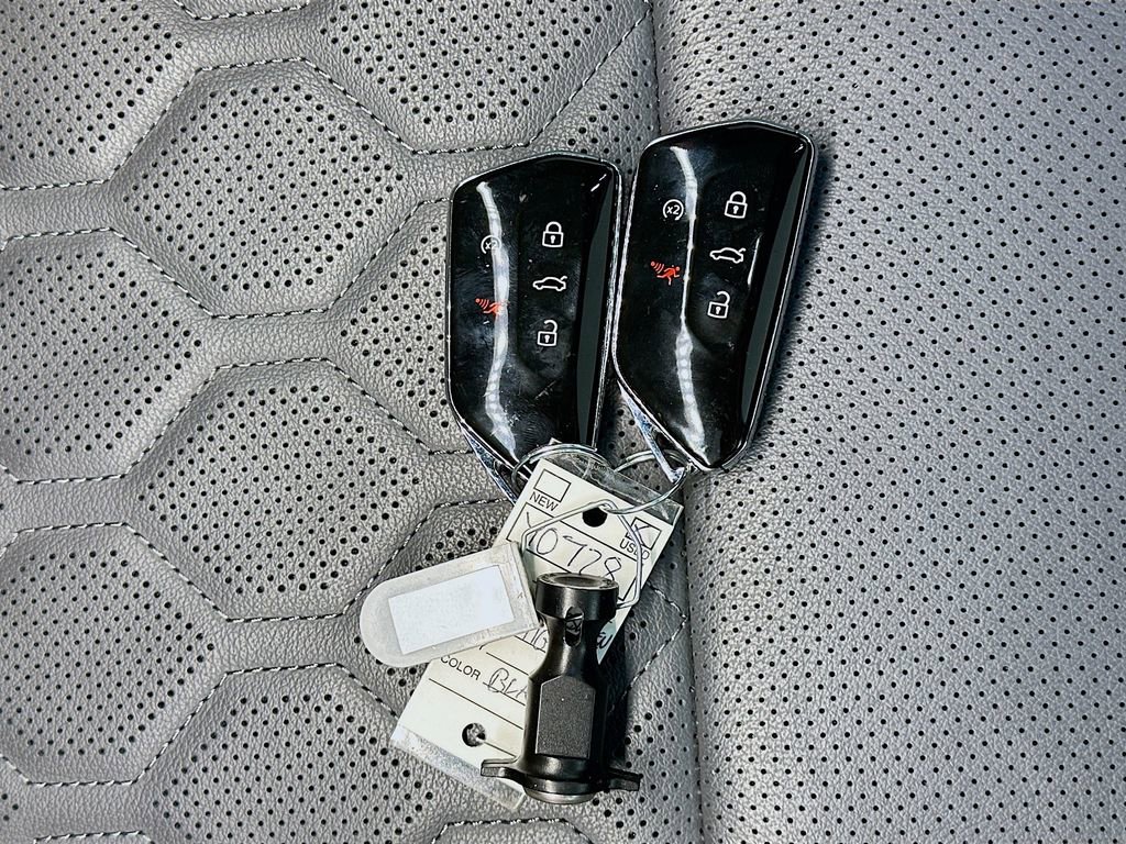 Used 2025 Volkswagen Tiguan SEL R-Line AWD/4WD image 35