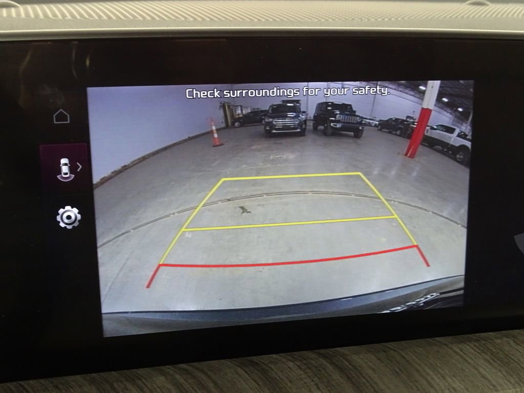 Used 2024 Kia Telluride EX w/ EX Captain's Chair Package image 8