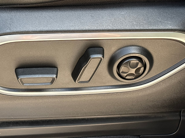 Used 2025 Jeep Wagoneer Series II AWD/4WD image 38