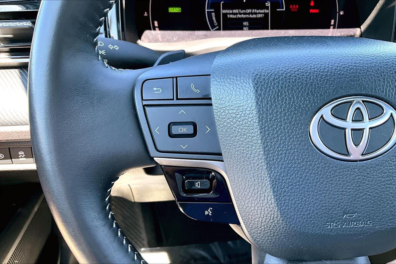 Used 2025 Toyota Camry SE FWD image 23