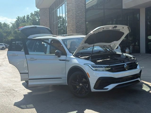Used 2023 Volkswagen Tiguan SE R-Line AWD/4WD image 8