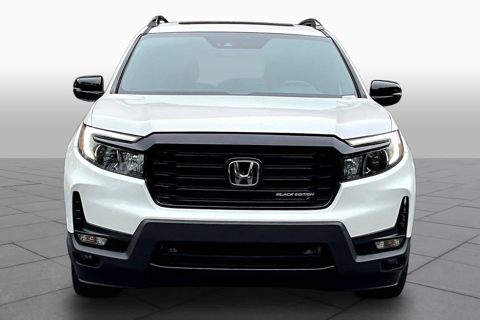 Certified 2025 Honda Passport Black Edition image 4