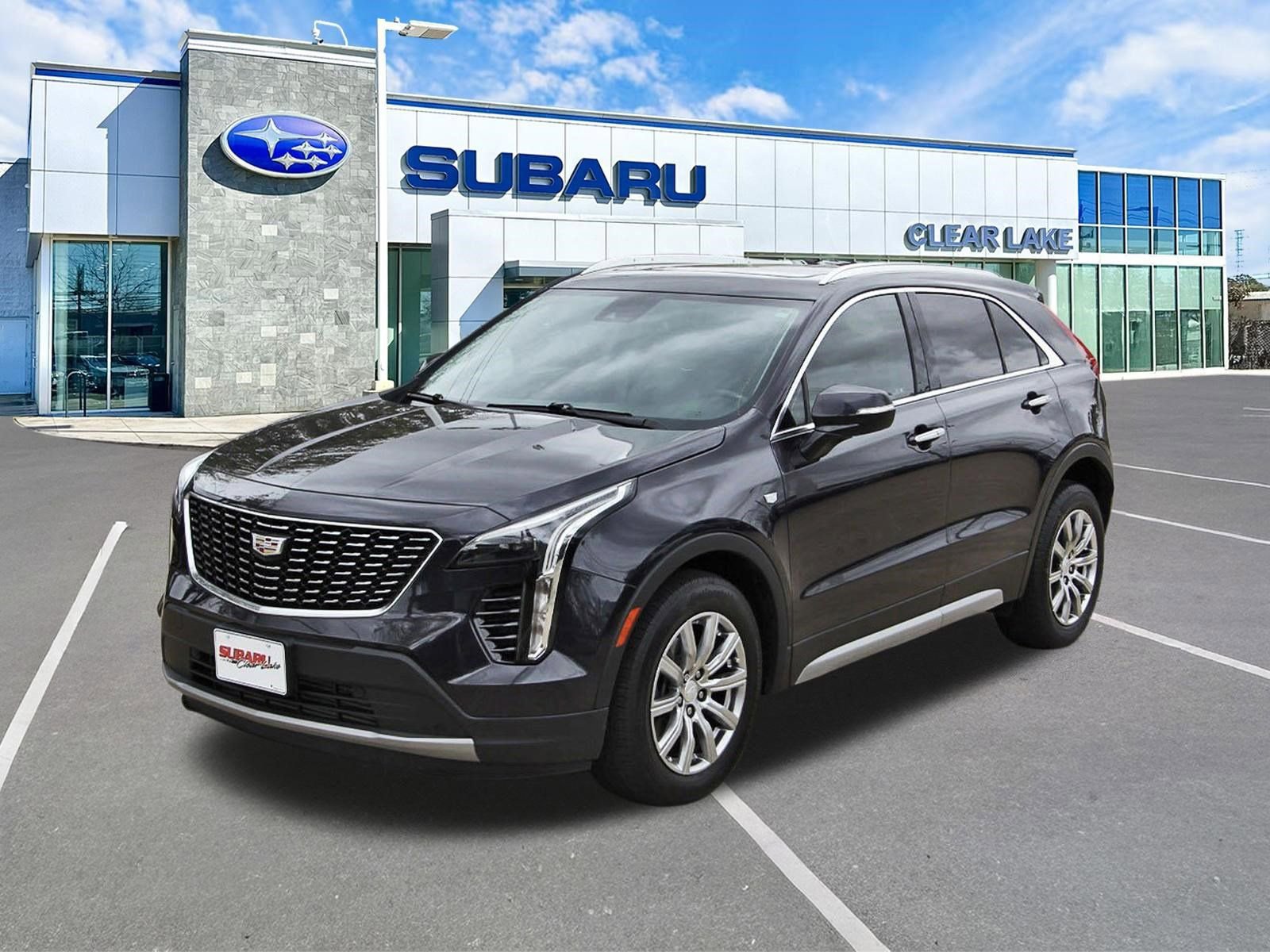 Used 2023 Cadillac XT4 Premium Luxury w/ Cold Weather Package image 3