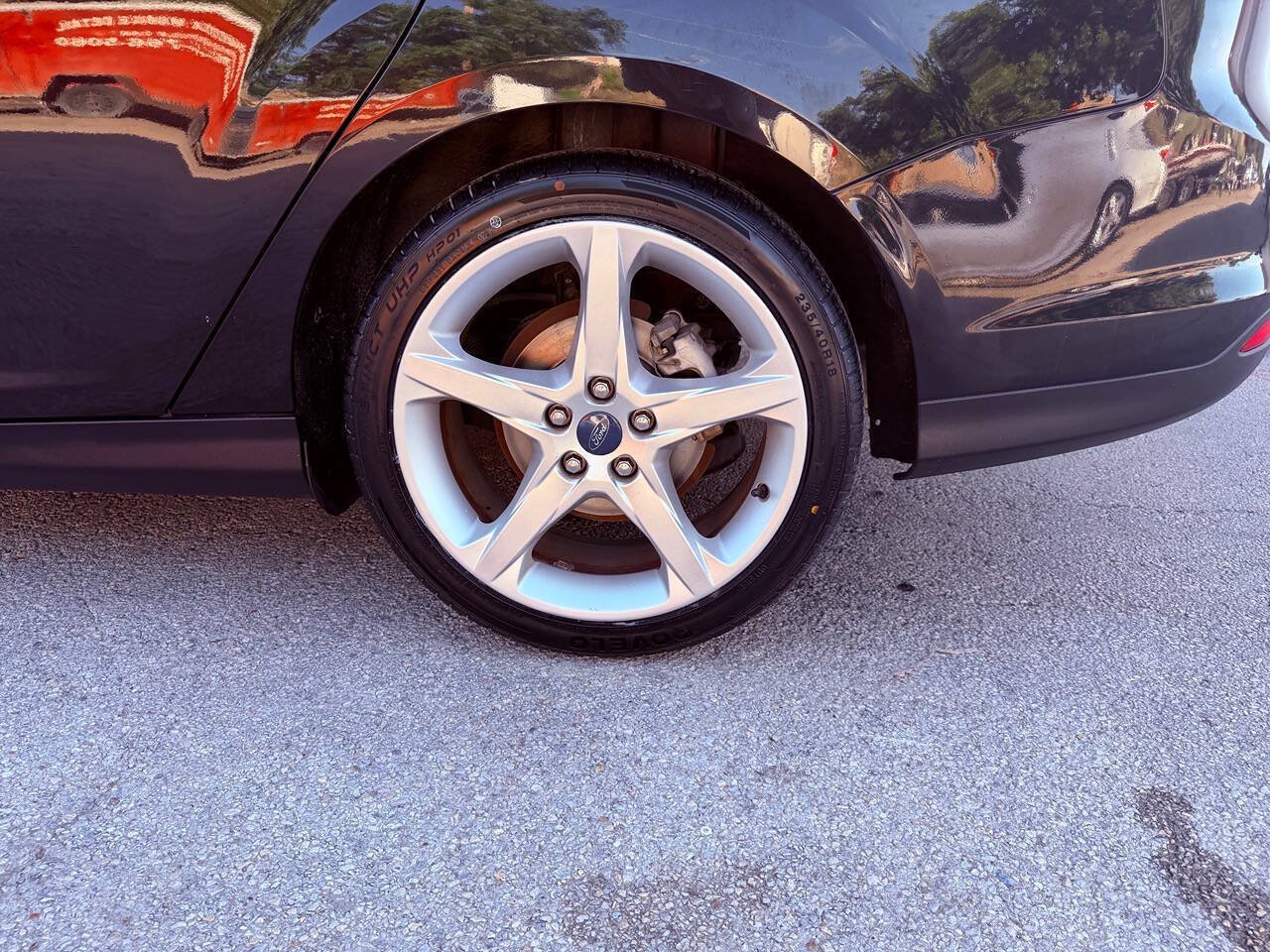 Used 2012 Ford Focus Titanium FWD image 11