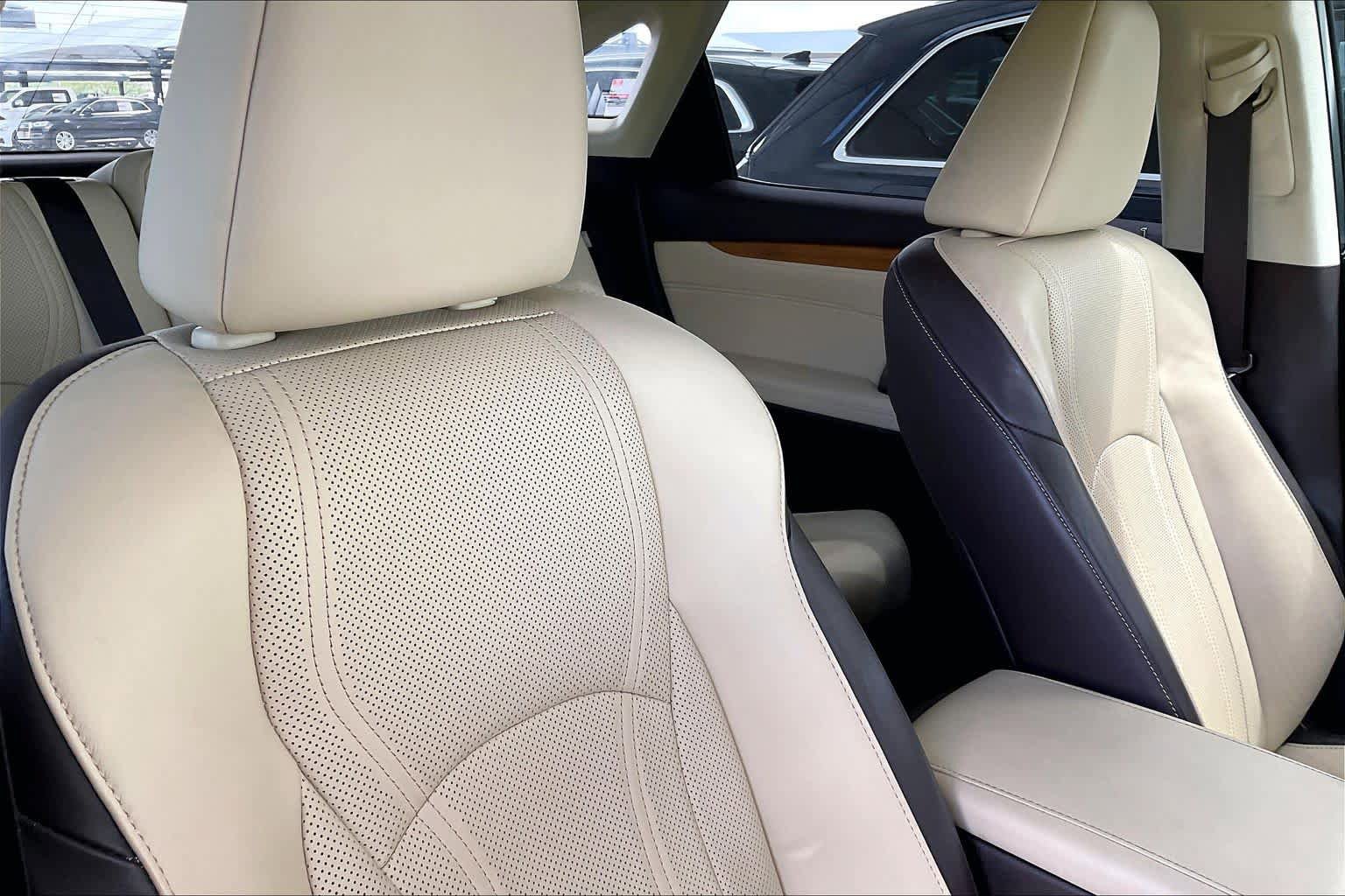 Used 2019 Lexus RX 350 AWD w/ Navigation Package image 34