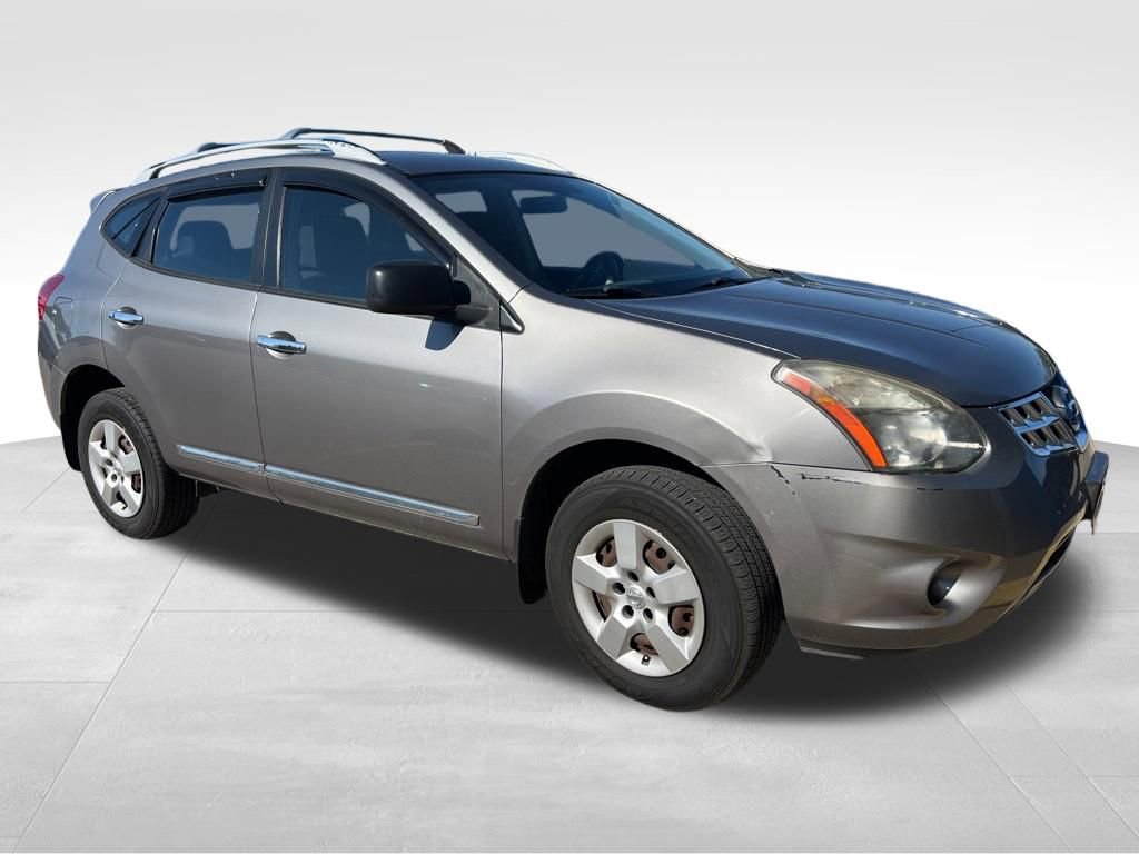 Used 2014 Nissan Rogue S w/ Convenience Package FWD image 2