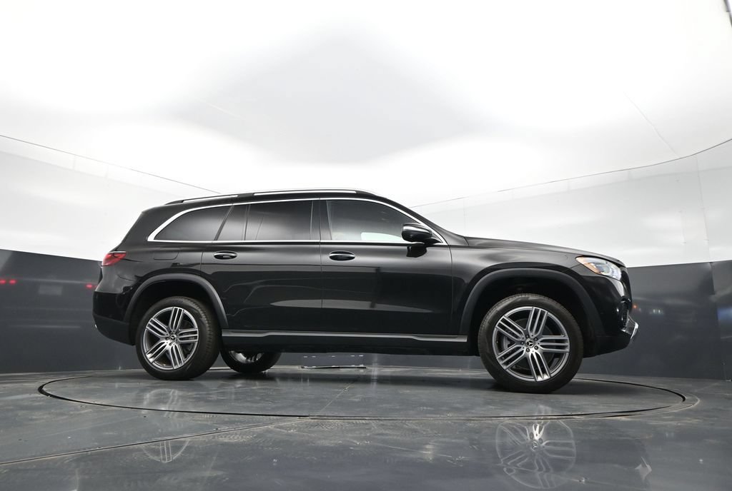 Used 2025 Mercedes-Benz GLS 450 4MATIC image 28