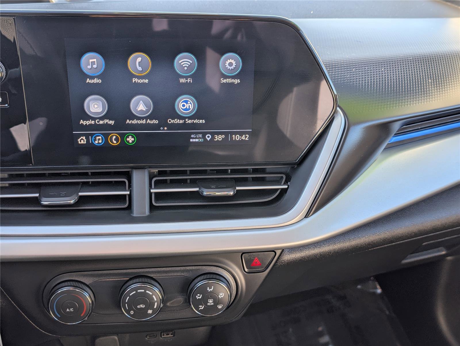 Used 2025 Chevrolet Trax LS image 23