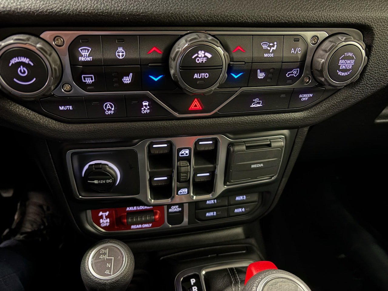 New 2026 Jeep Gladiator Sport AWD/4WD image 17