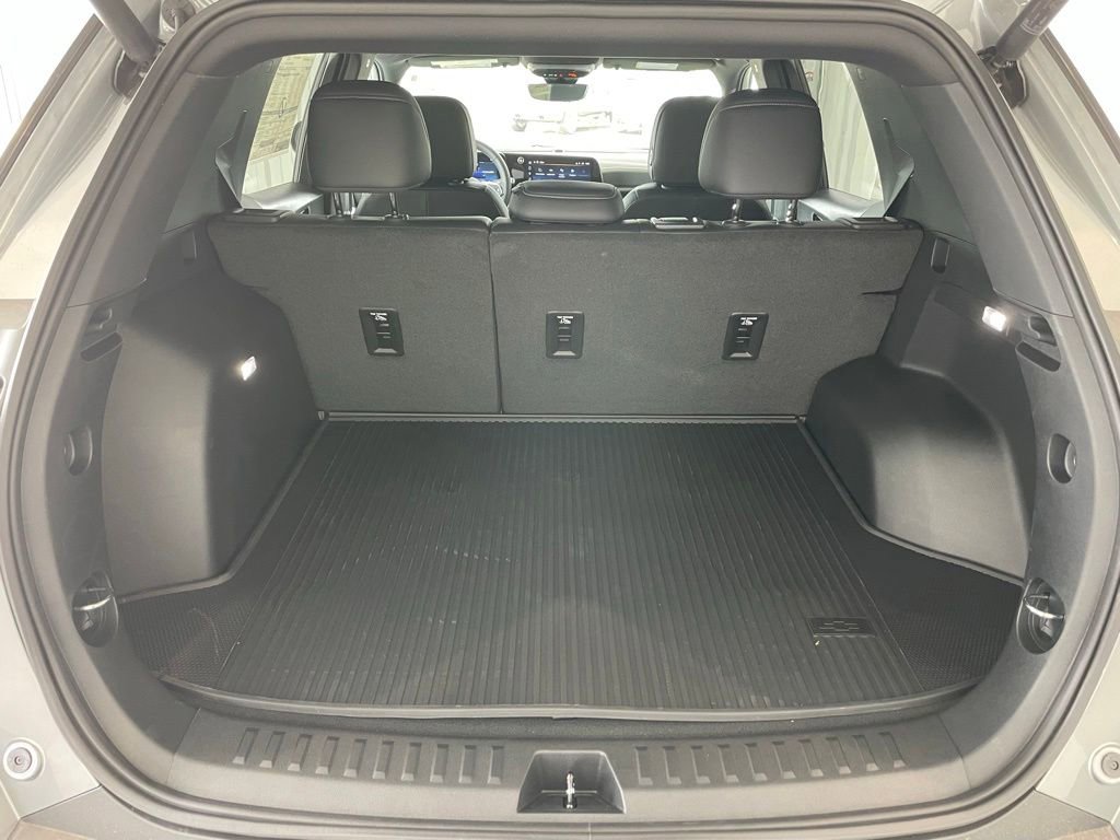 New 2026 Chevrolet Equinox LT w/ Convenience Package II AWD/4WD image 18