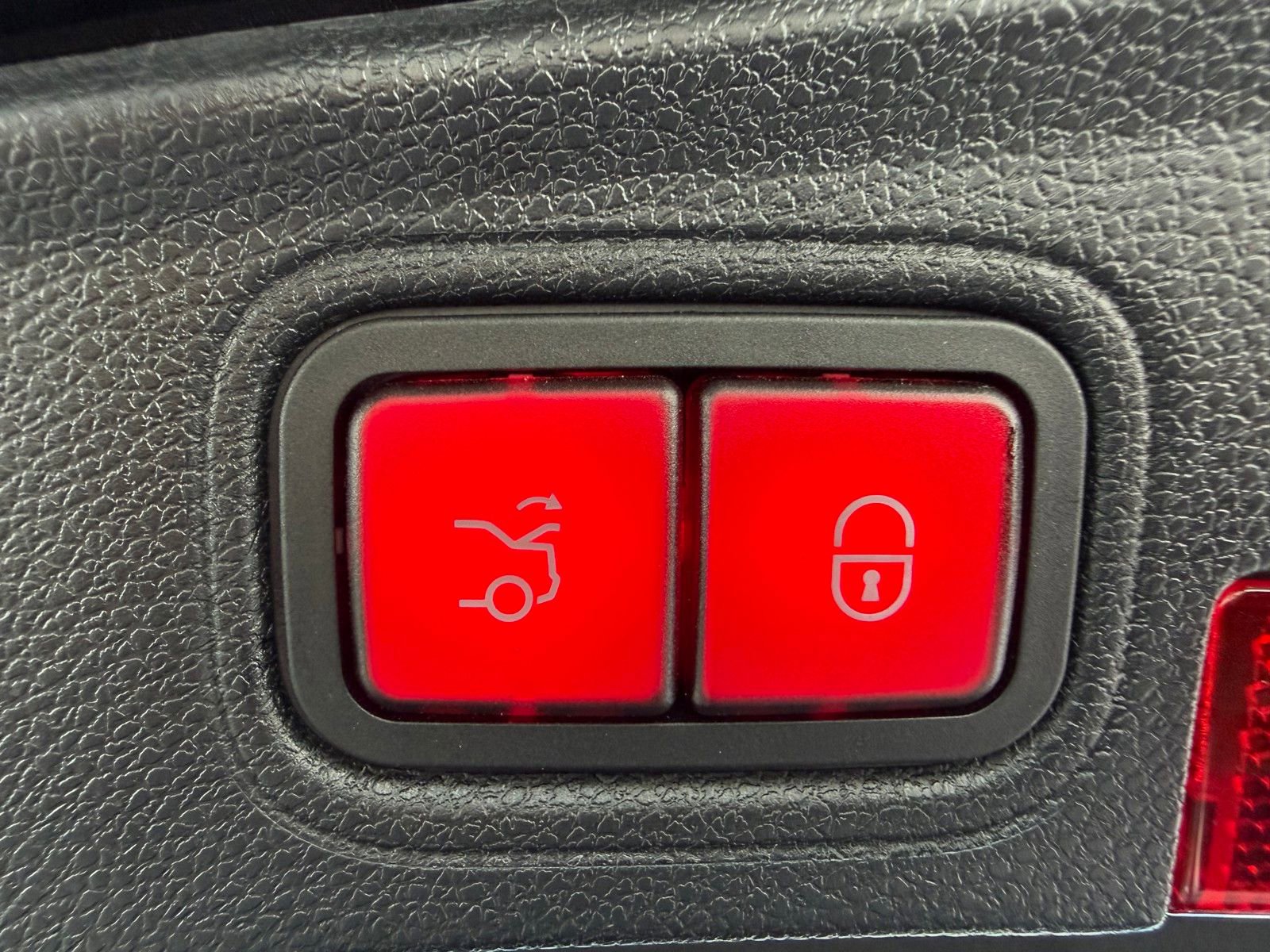 Used 2021 Mercedes-Benz C 300 4MATIC Coupe image 37