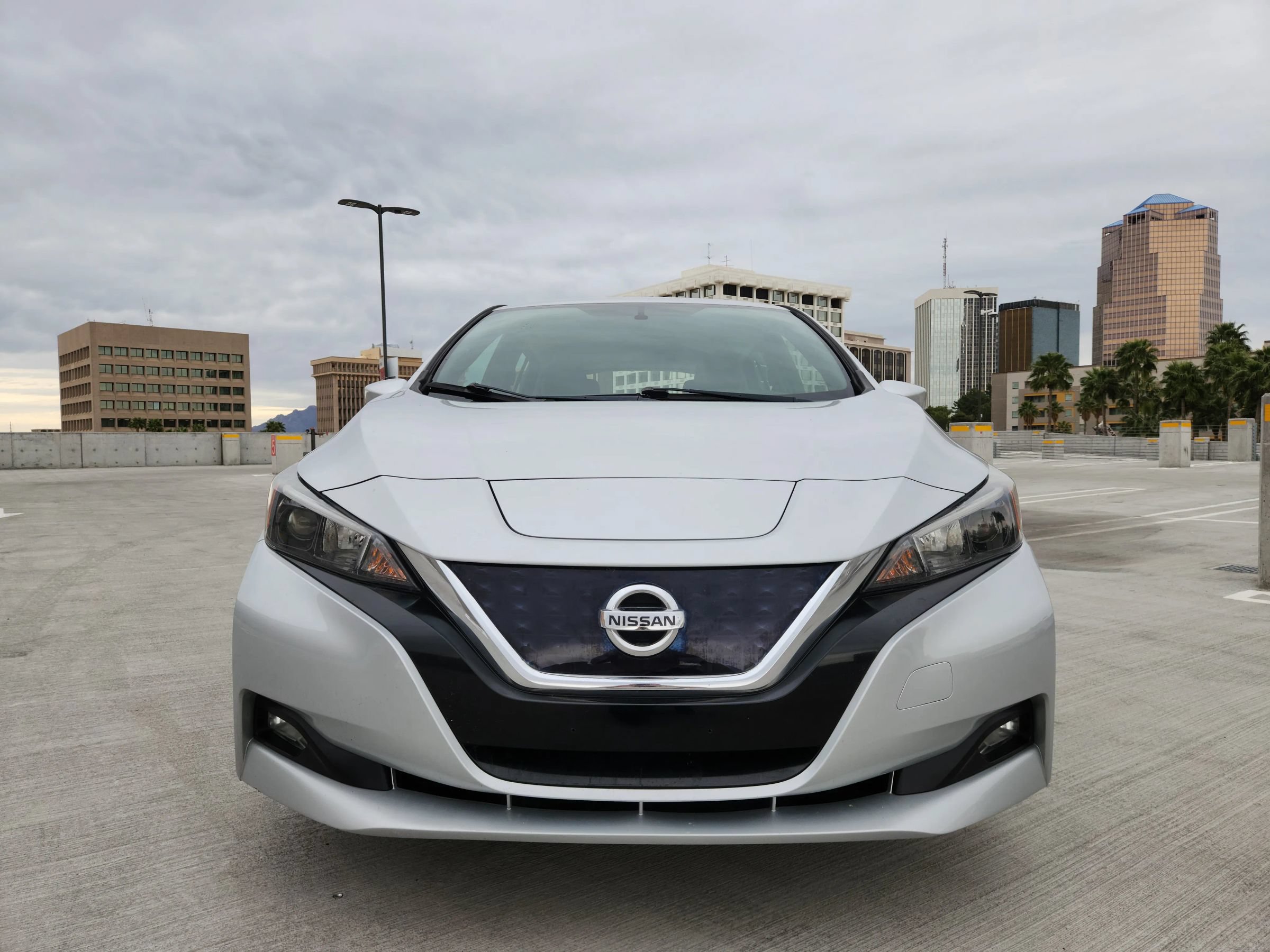 Used 2018 Nissan Leaf SV FWD image 1
