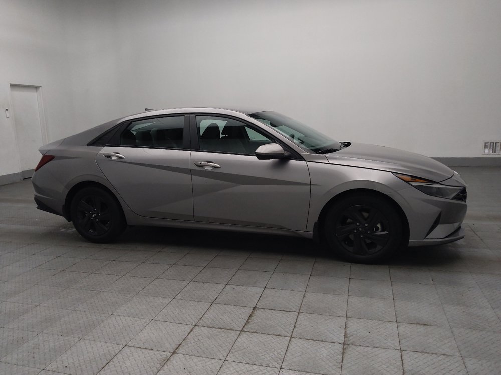 Used 2022 Hyundai Elantra SEL w/ Convenience Package FWD image 11