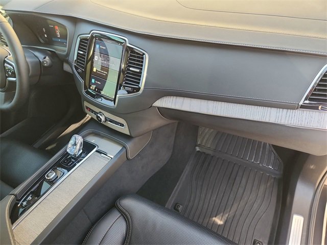 Used 2024 Volvo XC90 B6 Ultimate w/ Protection Package Premier image 29