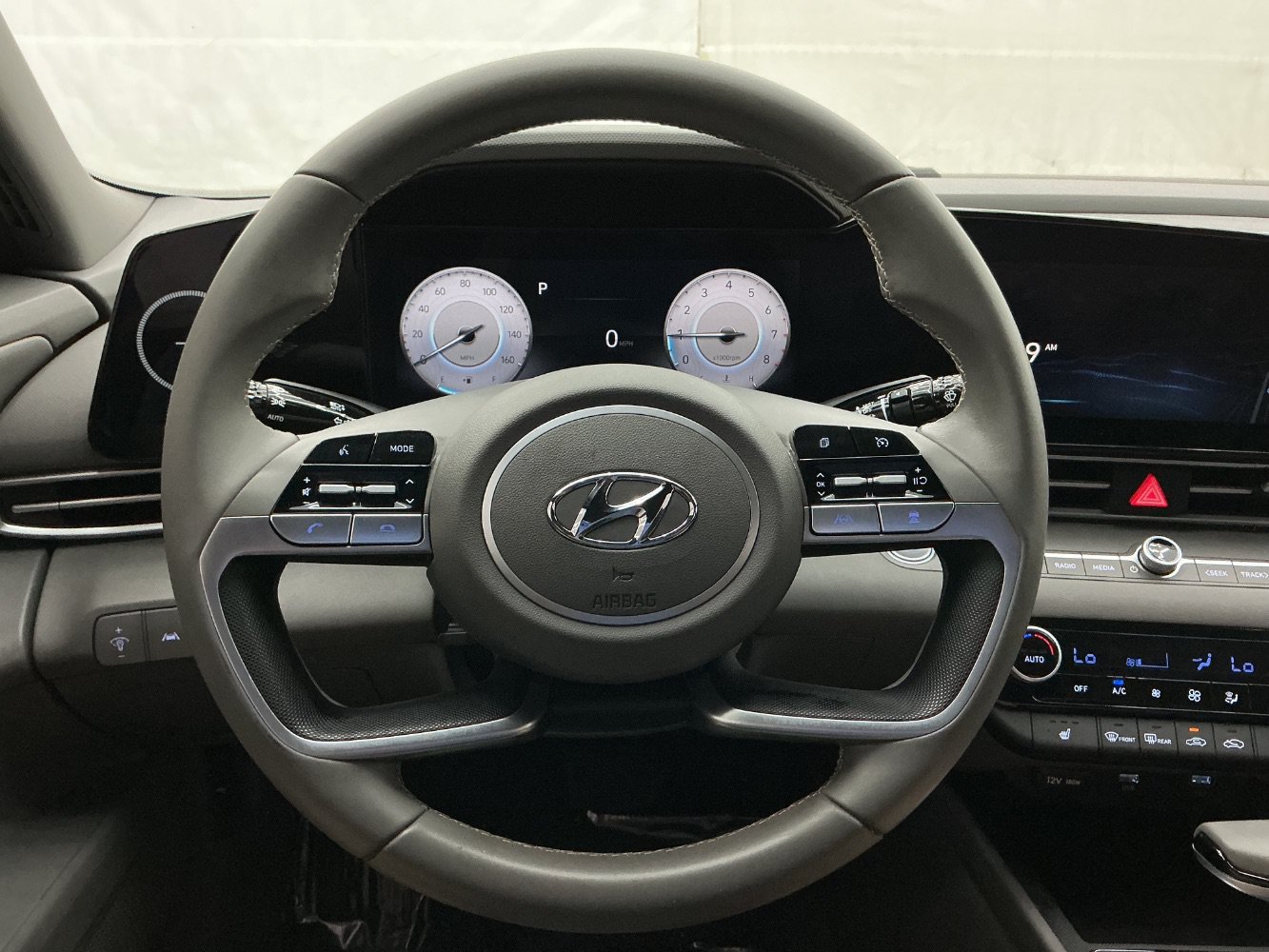 Used 2023 Hyundai Elantra SEL w/ Convenience Package FWD image 31