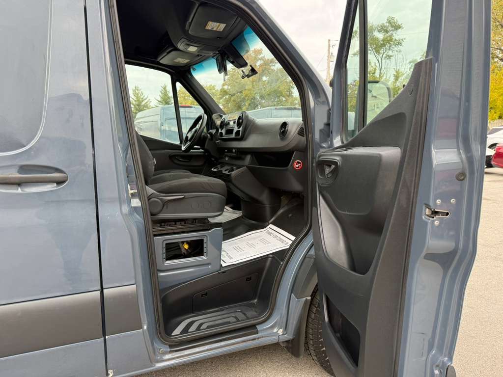 Used 2019 Mercedes-Benz Sprinter 144 image 46