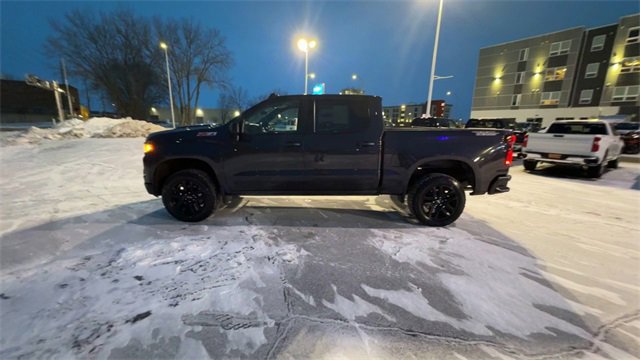 Used 2022 Chevrolet Silverado 1500 Custom Trail Boss w/ LPO, Dark Essentials Package image 5