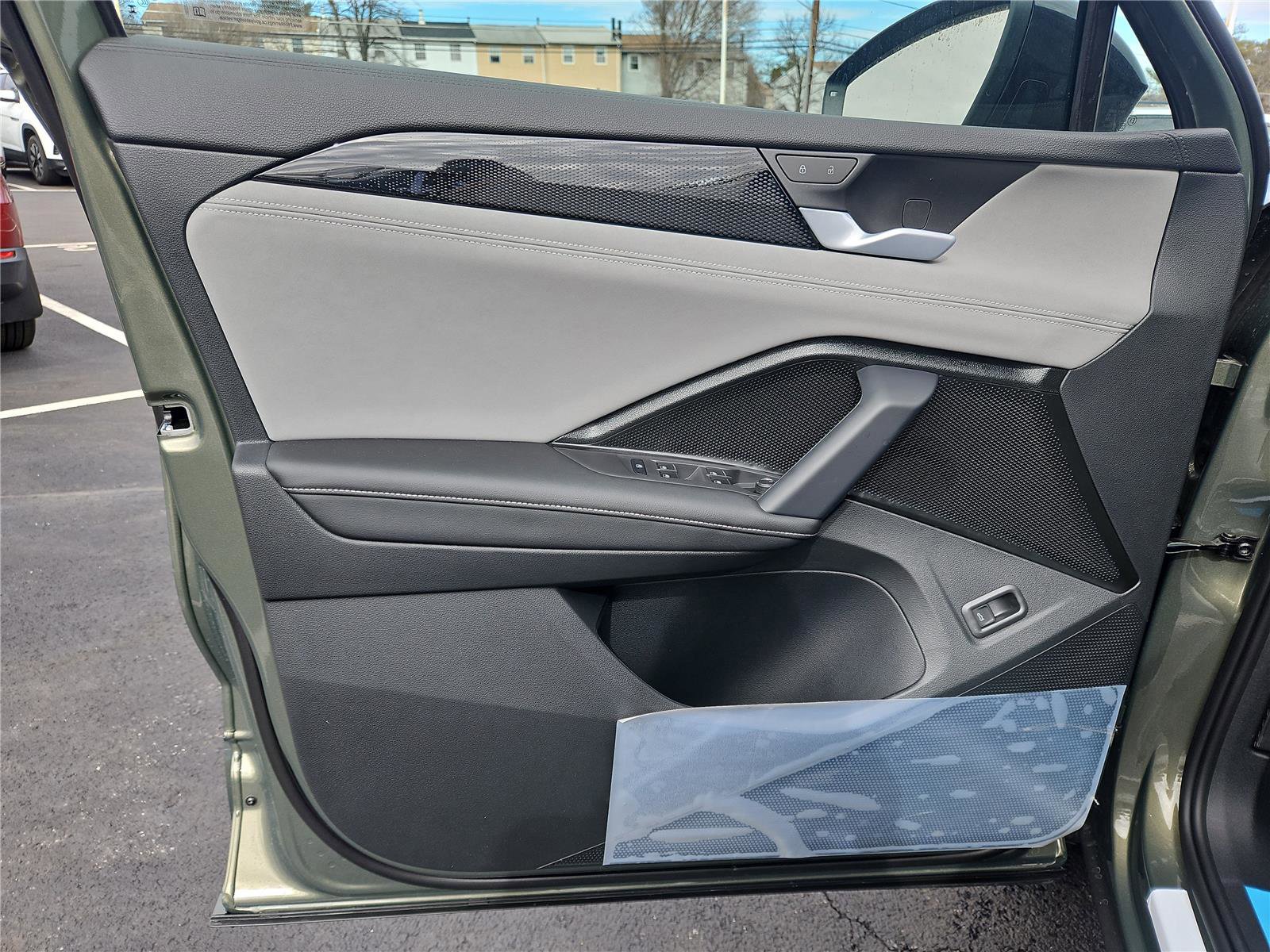 New 2026 Volkswagen Tiguan SE R-Line image 12