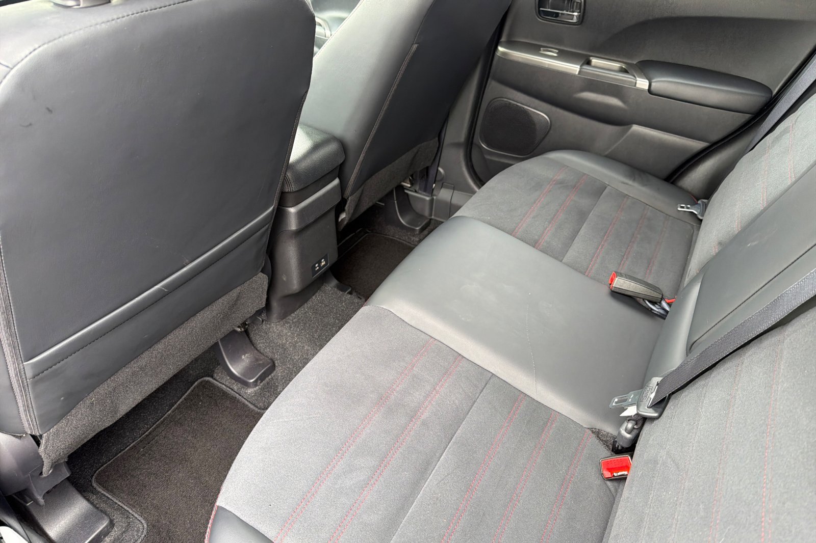 Used 2024 Mitsubishi Outlander Sport SE image 12