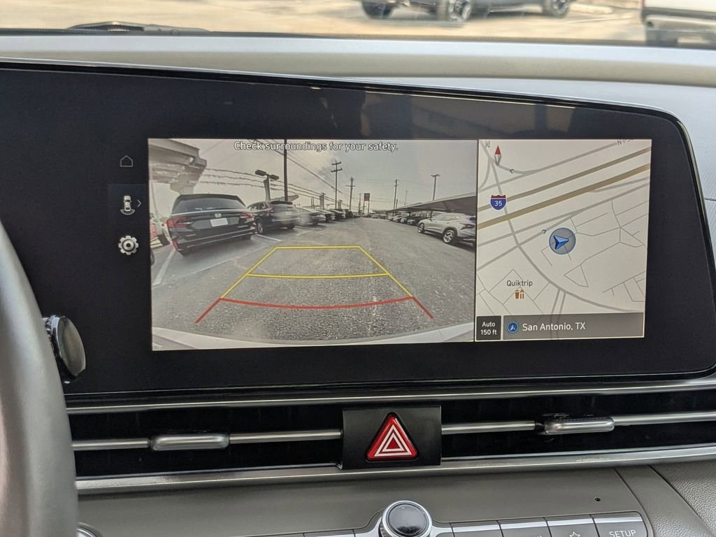 Used 2025 Hyundai Elantra SEL FWD image 19
