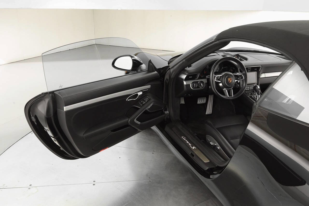 Used 2017 Porsche 911 Carrera S RWD image 18