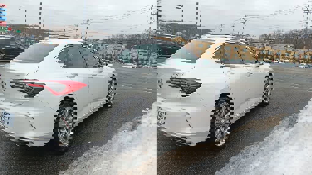 Certified 2023 Acura TLX w/ Technology Package image 4