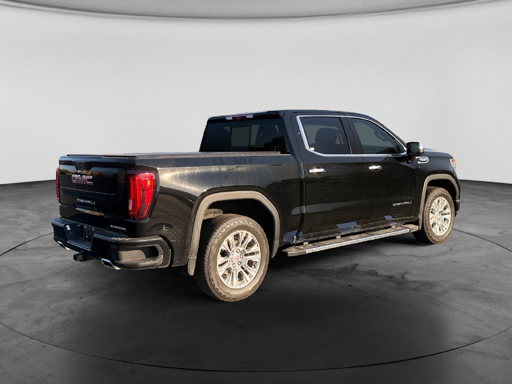 Used 2023 GMC Sierra 1500 Denali w/ Technology Package AWD/4WD image 10