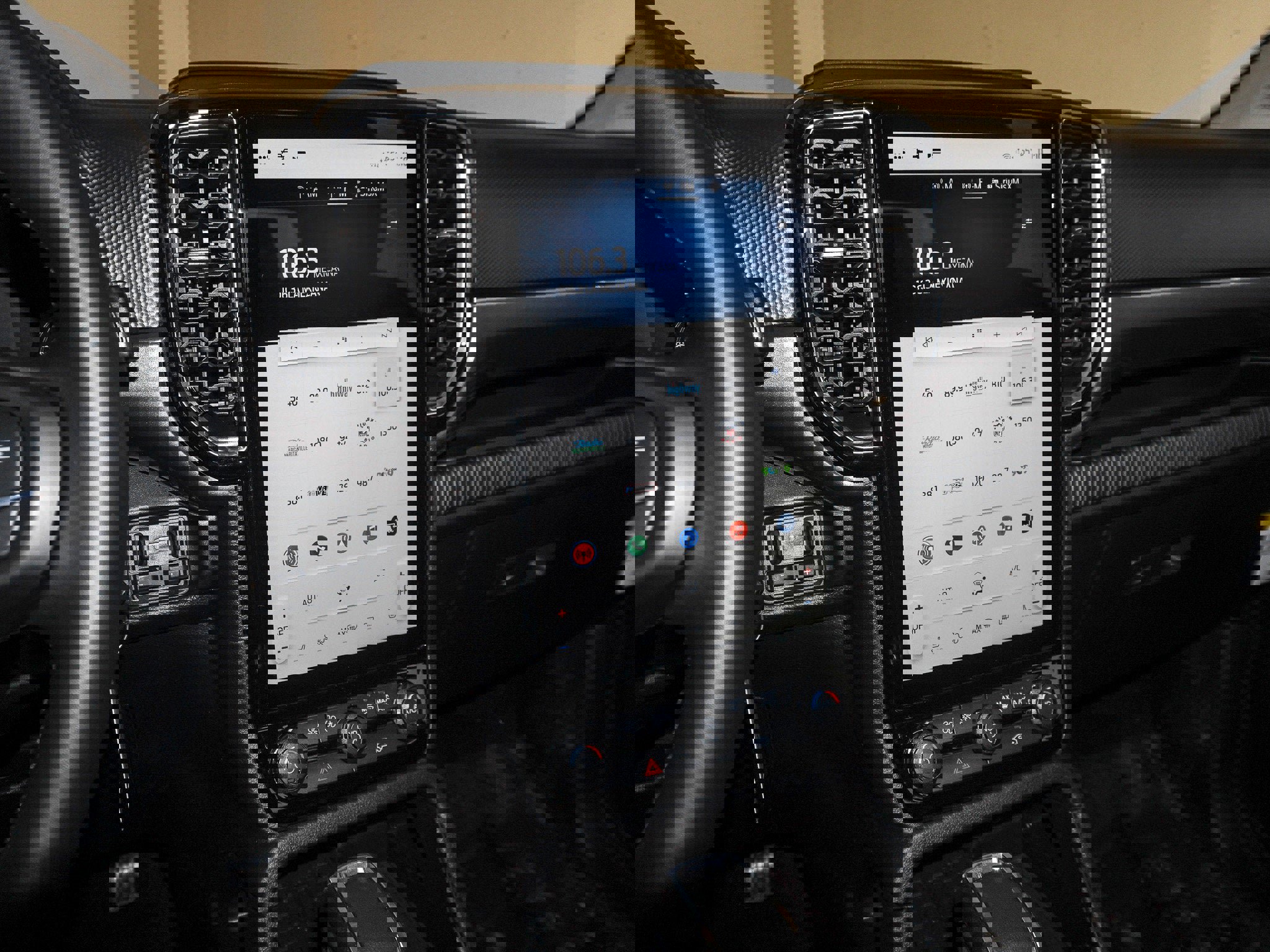 New 2025 Ford Ranger XLT w/ Equipment Group 301A High image 30