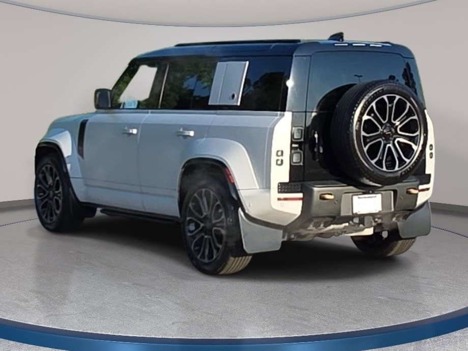 New 2026 Land Rover Defender 110 OCTA AWD/4WD image 7