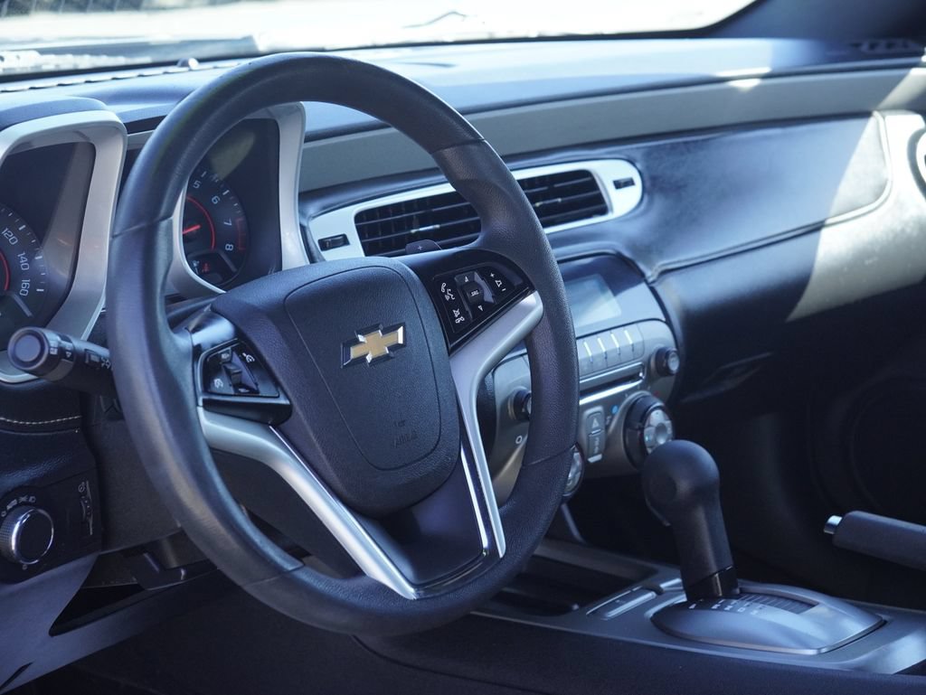 Used 2015 Chevrolet Camaro LS RWD image 24
