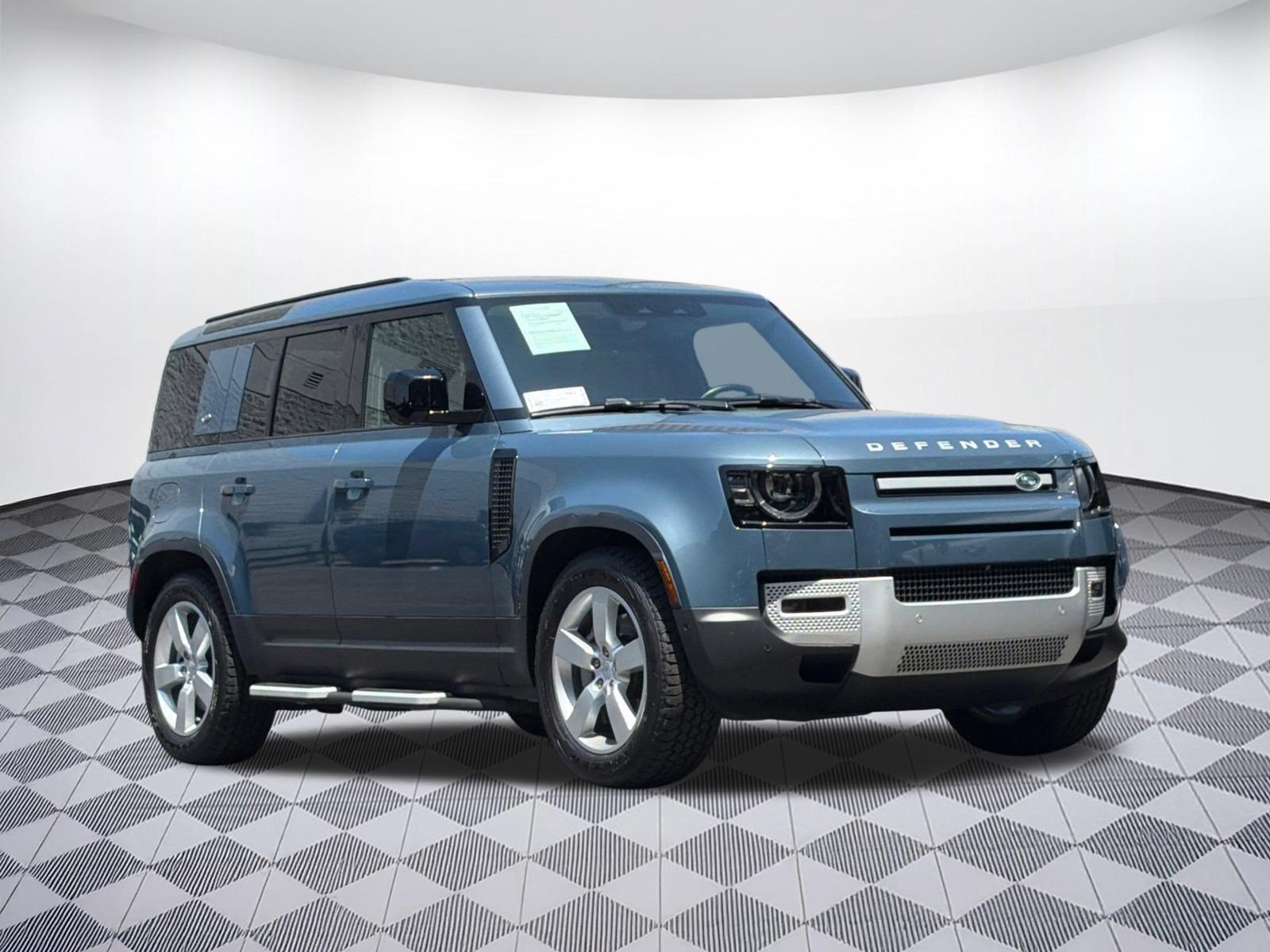 Used 2023 Land Rover Defender 110 SE AWD/4WD image 6