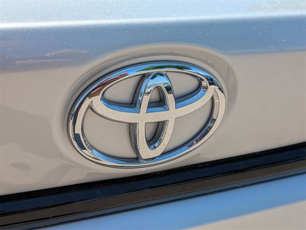 Used 2021 Toyota Corolla LE image 24