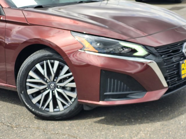 Certified 2025 Nissan Altima 2.5 SV FWD image 9