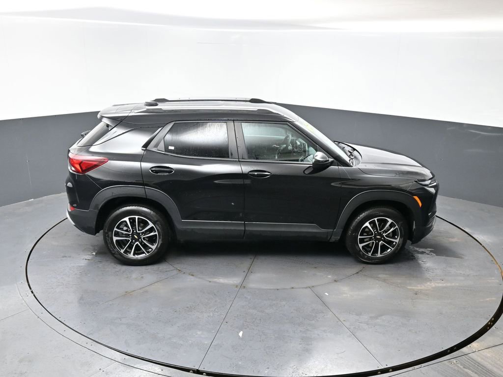 Used 2025 Chevrolet TrailBlazer LT w/ Driver Confidence Package image 44