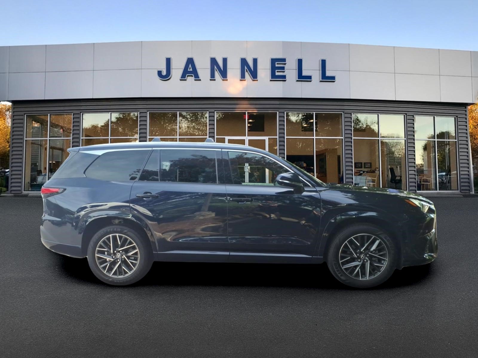 Used 2025 Lexus TX 350 AWD image 3