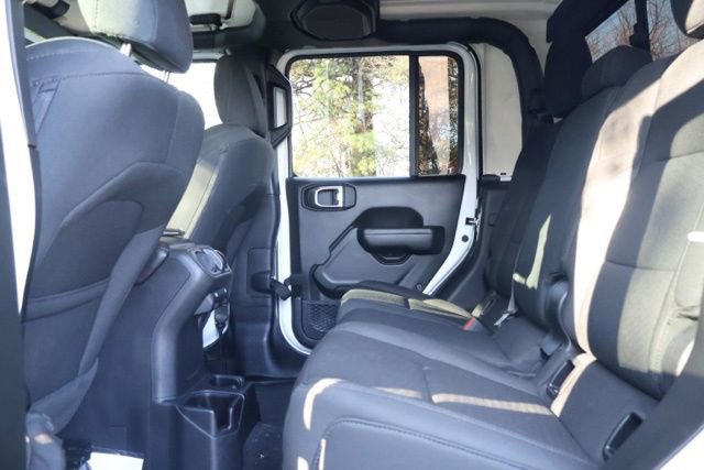 Used 2022 Jeep Gladiator Sport image 7