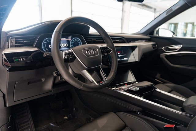 Used 2022 Audi e-tron S Prestige AWD/4WD image 11