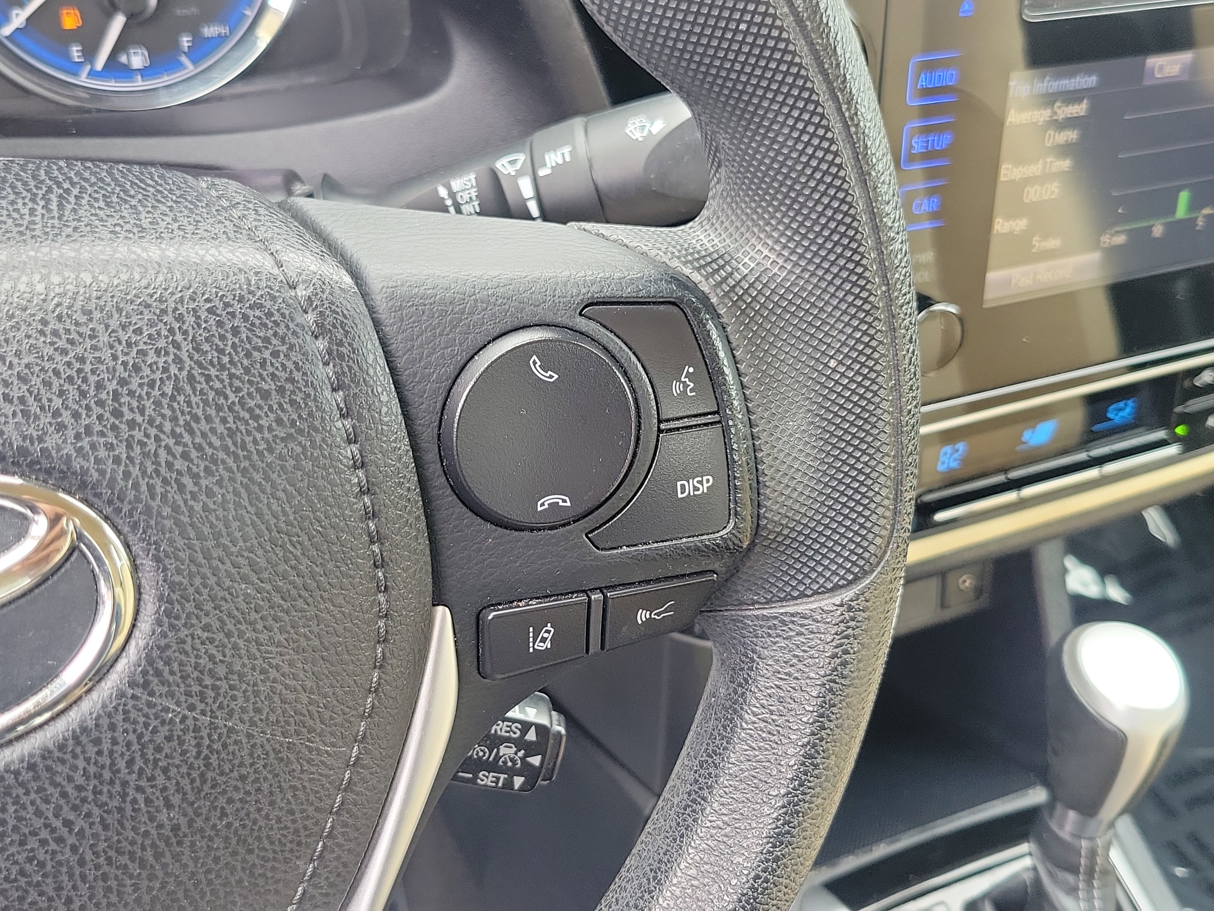 Used 2017 Toyota Corolla LE w/ Carpet Mat Package (TMS) image 21